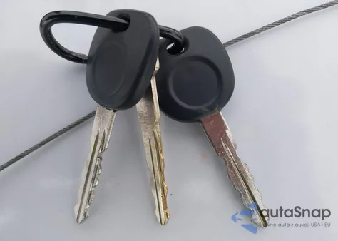 2003 Hummer H2 z USA, uszkodzony, nr VIN 5GRGN23U83H118537